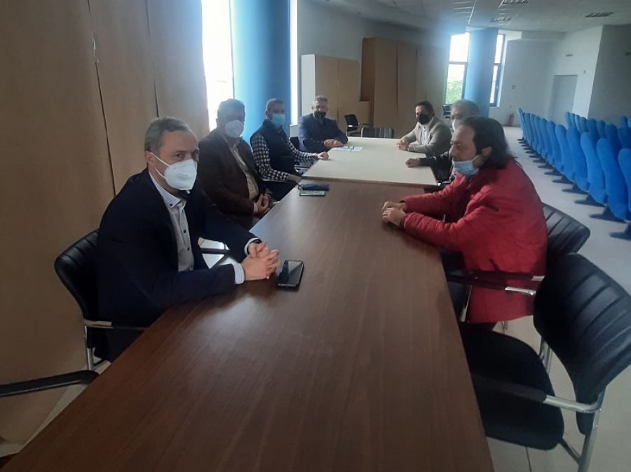 Συνάντηση Προέδρου και μελών ΔΣ του Π.T. Θεσσαλίας του O.E.E. με προϊστάμενο Δ.Ο.Υ. Λάρισας με θέμα τις ενάρξεις των λογιστών στο Μητρώο της Δ.Ο.Υ.