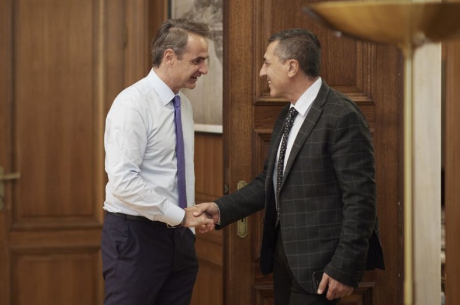 Πραγματοποιήθηκε η συνάντηση του Πρωθυπουργού Κυριάκου Μητσοτάκη με τον νέο Περιφερειάρχη Θεσσαλίας Δημήτρη Κουρέτα