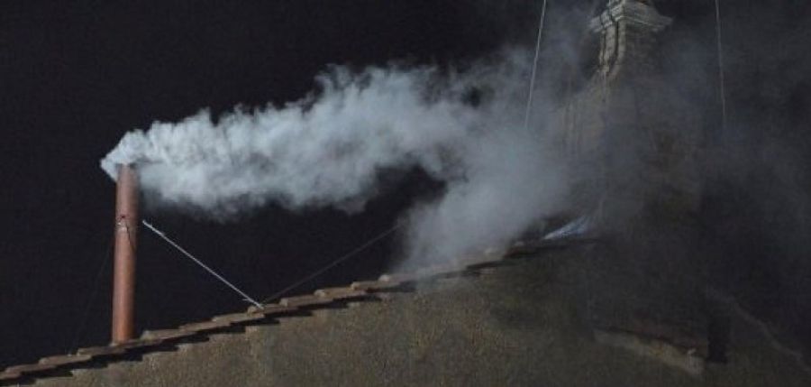 Βατικανό: O πρώτος καπνός θα βγει από την Καπέλα Σιξτίνα το απόγευμα της Τετάρτης (7/5)
