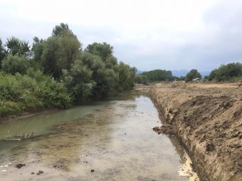 Ξεκίνησαν αντιπλημμυρικά έργα σε μήκος 16 χλμ. στον Πάμισο ποταμό