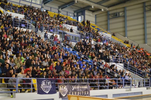 Χωρίς ιδιαίτερα προβλήματα ο πρώτος επίσημος αγώνας στο νέο κλειστό - Χάρηκε ο κόσμος τις εγκαταστάσεις (+Φώτο +Βίντεο)