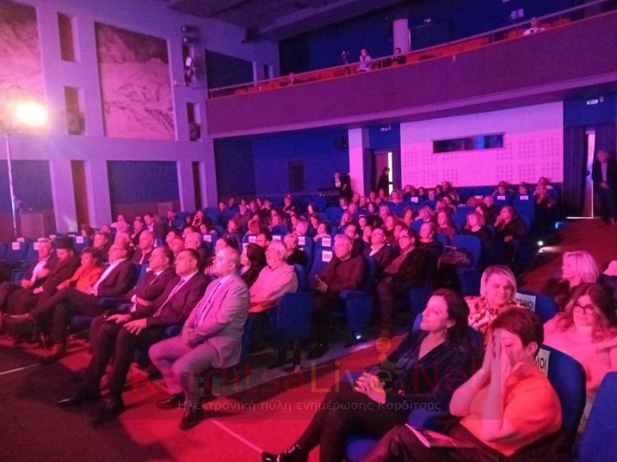 Λαμπρή η έναρξη του 39ου Πανελλήνιου Φεστιβάλ Ερασιτεχνικού Θεάτρου Καρδίτσας (+Φωτο +Βίντεο)