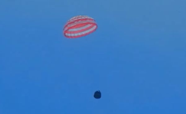 Το σεληνιακό όχημα Chang'e-6 επέστρεψε στη Γη