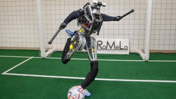 Η ARTEMIS, το ανθρωπόμορφο ρομπότ που παίζει ποδόσφαιρο, είναι έτοιμη για τα γήπεδα