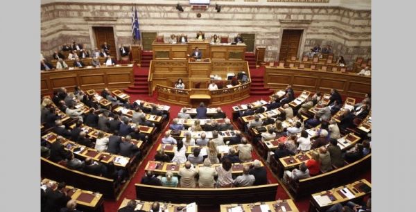 Αποσυνδέεται η αδυναμία εκλογής Προέδρου της Δημοκρατίας από τη διάλυση της Βουλής