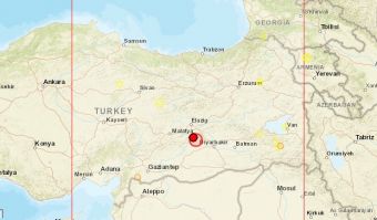 Ισχυρός σεισμός 6,9 Ρίχτερ στην Τουρκία - Κατέρρευσαν κτίρια (+Βίντεο)