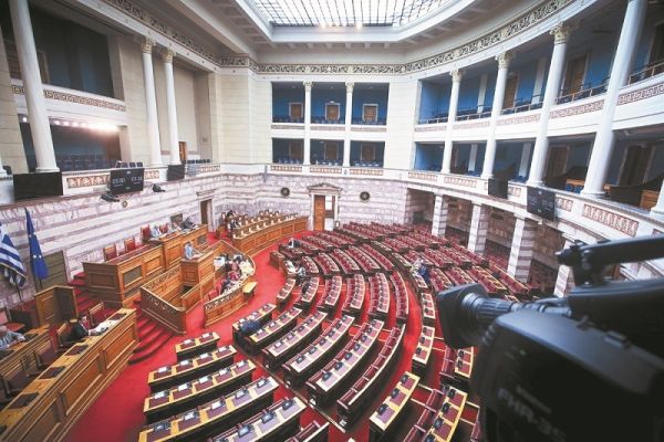 Βουλή: Τροπολογία για την ανάθεση των αρμοδιοτήτων του προέδρου του ΔΣ του ΟΠΕΚΕΠΕ