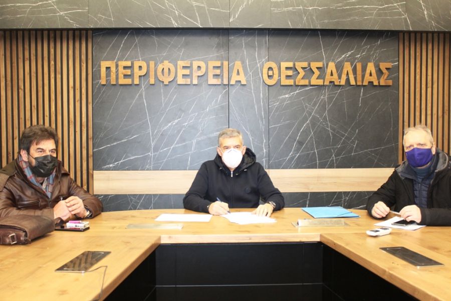 Υπεγράφη η σύμβαση του έργου για την κατασκευή υπογείου δικτύου άρδευσης 10.830 στρεμμάτων γης στα Φάρσαλα