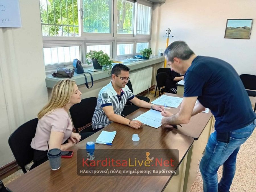 Στις κάλπες από το πρωί της Πέμπτης (23/5) για αντιπροσώπους στο 21ο Συνέδριο της ΟΛΜΕ οι καθηγητές του Ν. Καρδίτσας