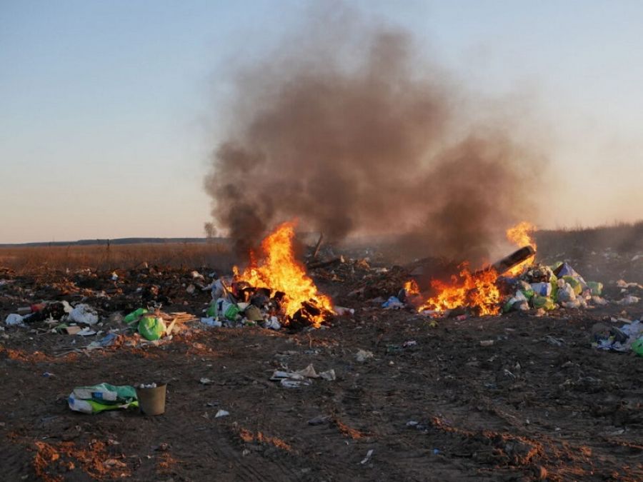 Η Ελληνική Αντικαρκινική Εταιρεία για την πυρκαγιά στο εργοστάσιο ανακύκλωσης πλαστικών: Το πρόβλημα είναι οι διοξίνες