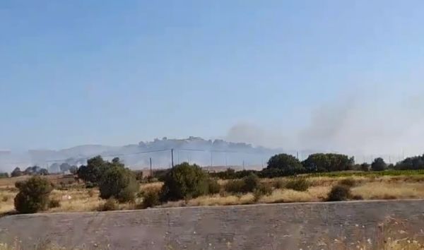 Συναγερμός στο στρατιωτικό αεροδρόμιο Ελευσίνας – Μια «ανάσα» οι φλόγες από την 112 Πτέρυγας Μάχης