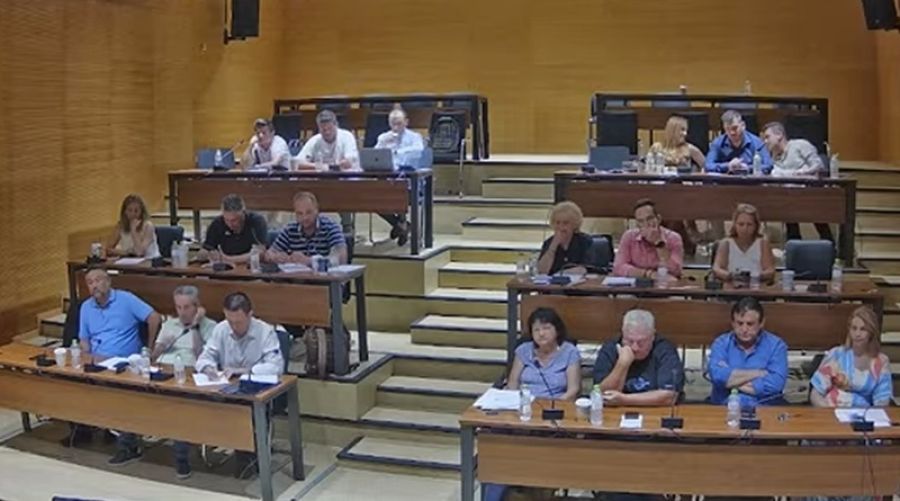 Επικύρωσε την άρση της απαλλοτρίωσης του οικοπέδου της «πέτρινης τράπεζας» το Δημοτικό Συμβούλιο Καρδίτσας