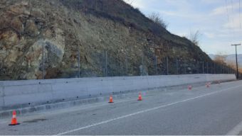 Τοίχος αντιστήριξης για προστασία από βραχοπτώσεις στο δρόμο Μουζάκι - Καρδίτσα