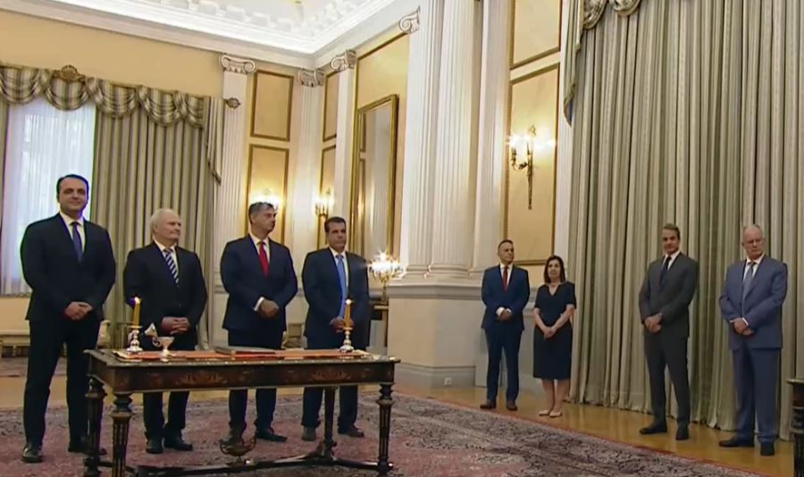 Ορκίστηκαν τα τέσσερα νέα μέλη της κυβέρνησης