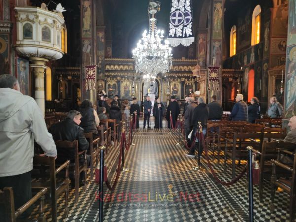Δέματα αγάπης και αλληλεγγύης μοιράζει και το φετινό Πάσχα η Ιερά Μητρόπολη (+Φωτο +Βίντεο)