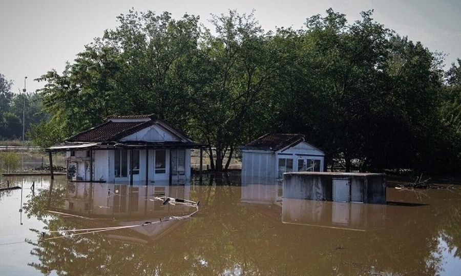 Κακοκαιρία "Daniel": Μηνύματα από το 112 για εκκένωση σε πολλές περιοχές της Λάρισας και του Βόλου