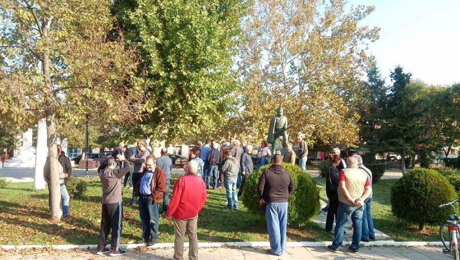 Τ.Ε. Καρδίτσας ΚΚΕ: "Η τιμητική πλακέτα στη μνήμη της Βαγγελίτσας Κουσιάντζα στολίζει και θα στολίζει την πλατεία του Παλαμά"