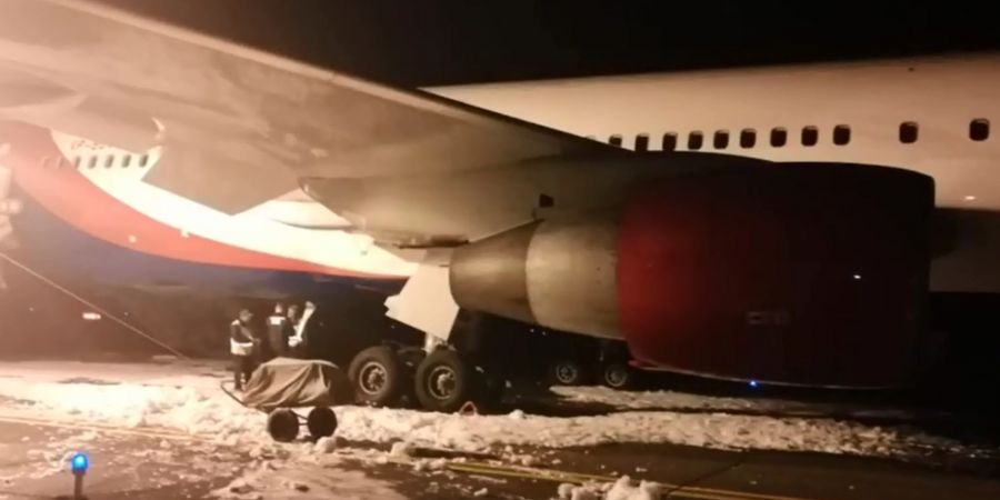 Αναγκαστική προσγείωση - θρίλερ για Boeing 767 στη Σιβηρία - 49 τραυματίες