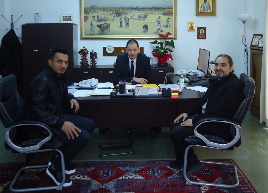 Στο γραφείο του Αντιπεριφερειάρχη Καρδίτσας μέλη της Οργάνωσης Γέφυρα Ρομά - Καρδίτσα