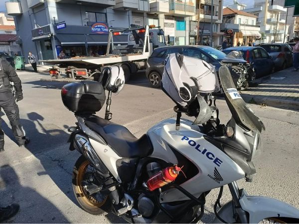 Βόλος: Διασωληνωμένος 26χρονος δικυκλιστής μετά από τροχαίο στην οδό Αναλήψεως