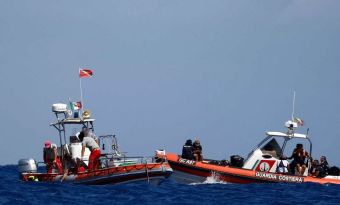 Ιταλία: Τέσσερα πτώματα εντοπίστηκαν μέσα στη θαλαμηγό του μεγιστάνα Μάικ Λιντς που βυθίστηκε στο Πορτιτσέλο