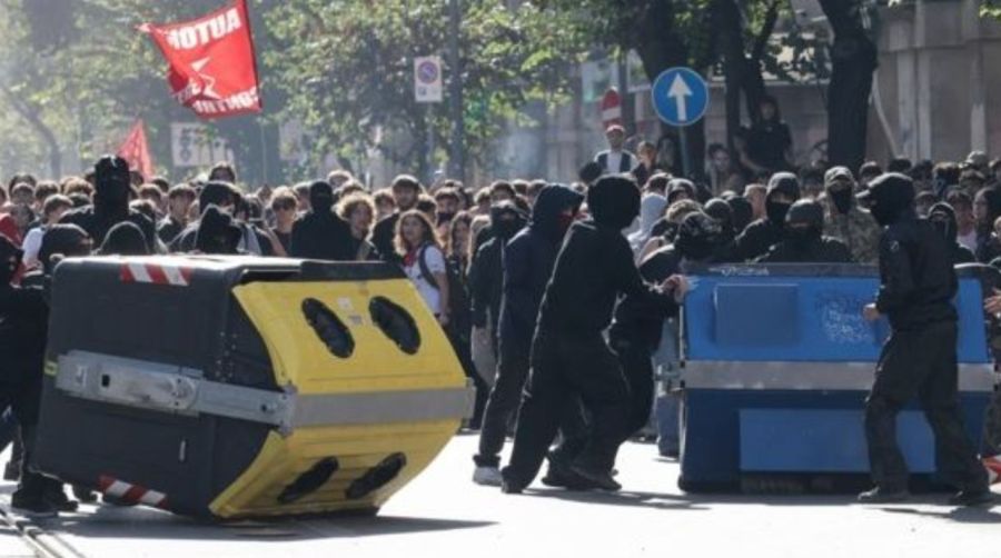 Ιταλία: Διαδηλώσεις κατά της ακρίβειας σε μεγάλες πόλεις – Επεισόδια και τραυματισμοί