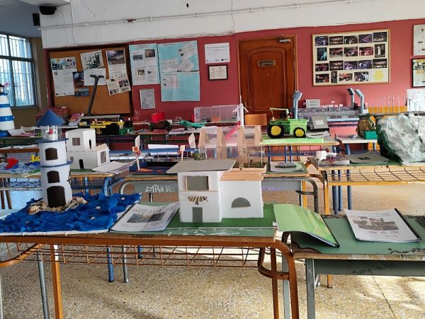 Οι μαθητές του 4ου Γυμνασίου Καρδίτσας παρουσιάζουν τα έργα τους στo πλαίσιo του μαθήματος της Τεχνολογίας