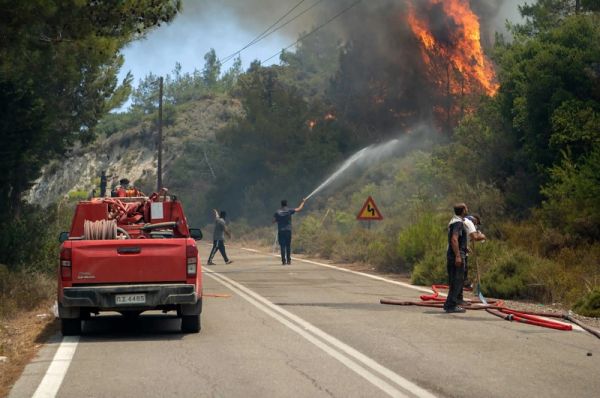 ΕΔΕ για Νέα Αγχίαλο: Πολύ μικρή αντιπυρική ζώνη, πλημμελής καθαρισμός, σε συνδυασμό με τον στροβιλισμό της φωτιάς και τον άνεμο, οδήγησαν στις εκρήξεις