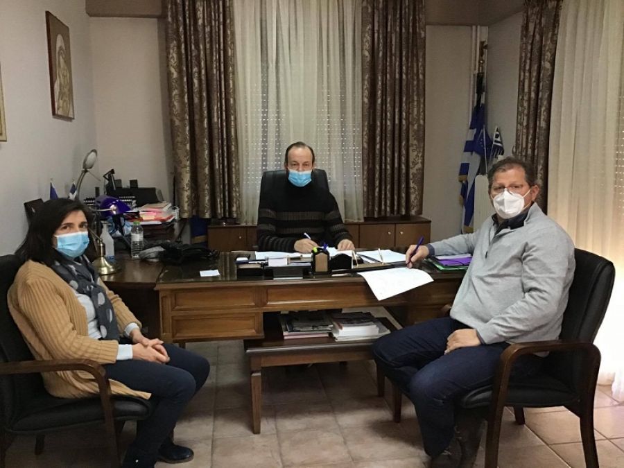 "Έπεσαν" οι υπογραφές για τη σύμβαση έργου «Αντικαταστάσεις υδρεύσεων Δ.Ε Παμίσου»