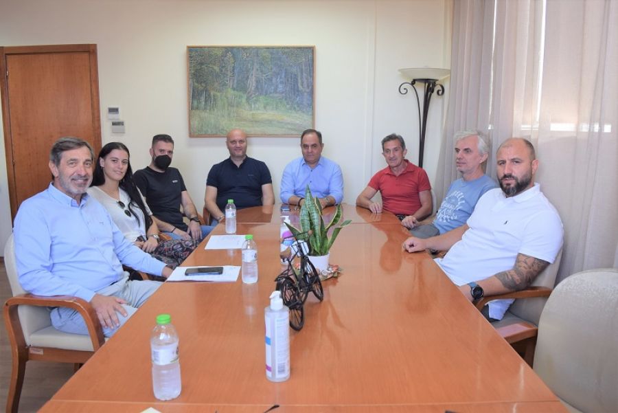 Σύσκεψη στο Δημαρχείο για την ολική ανακατασκευή του Δημοτικού Αθλητικού Κέντρου Καρδίτσας «Αντιγόνη Ντρισμπιώτη»