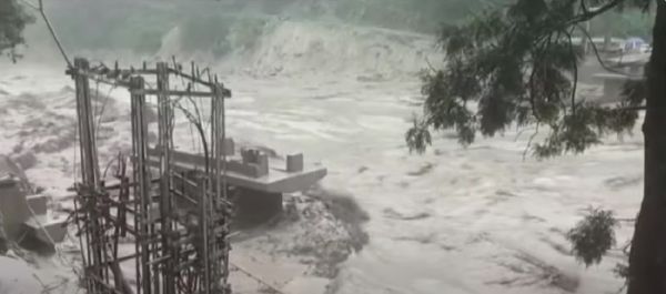 Ινδία: Τουλάχιστον 10 νεκροί και 82 αγνοούμενοι από τις πλημμύρες στο Σικίμ