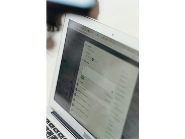 Πώς ένα σύστημα CRM βοηθά μια επιχείρηση να οργανώσει τις σχέσεις με τους πελάτες