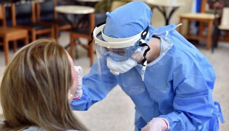 Βουλή: Υποχρεωτικά τα τεστ κορoνοϊού για ομάδες εργαζομένων