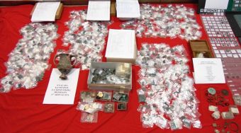 64χρονος στη Δράμα συνελήφθη για συλλογή με χιλιάδες (!) αρχαία νομίσματα και αντικείμενα