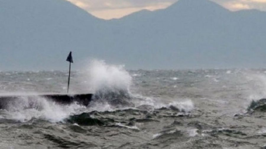 Λέσβος: Αγνοούνται τρεις ψαράδες μετά από ναυάγιο αλιευτικού σκάφους