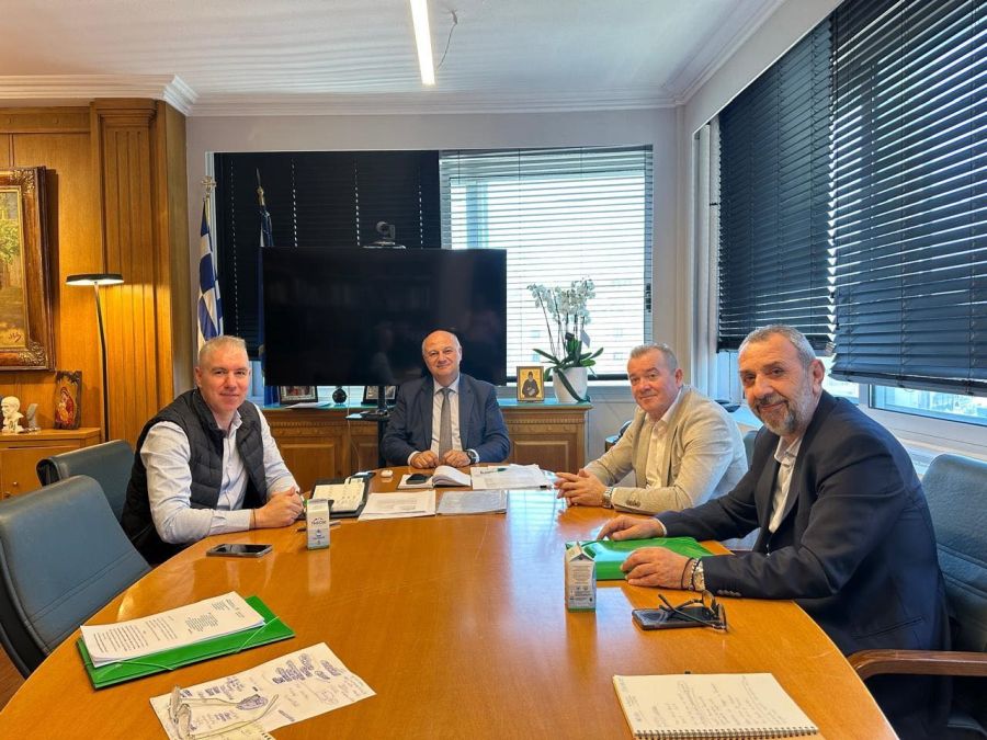 Συνάντηση διοίκησης του Επιμελητηρίου Καρδίτσας με τον Υπουργό Κ. Τσιάρα για την παραχώρηση των καπναποθηκών