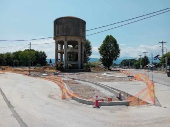 Σε εξέλιξη οι εργασίες του κυκλικού κόμβου στη περιοχή του υδατόπυργου της Καρδίτσας
