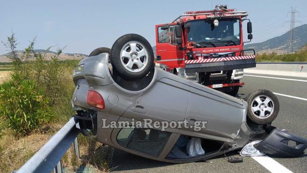 Ανετράπη αυτοκίνητο στον Ε65 - Σώος ο οδηγός (+Φωτο)