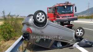 Ανετράπη αυτοκίνητο στον Ε65 - Σώος ο οδηγός (+Φωτο)