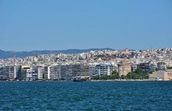 Lockdown: Δεν ανοίγουν λιανεμπόριο και διαδημοτικές μετακινήσεις σε Αχαΐα, Θεσσαλονίκη και Κοζάνη