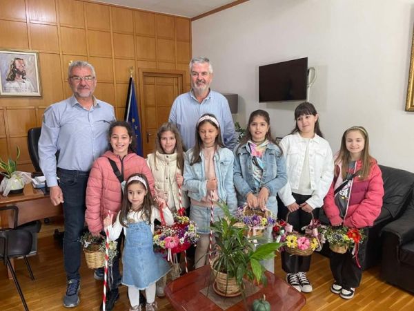 Μύρισε Άνοιξη και Πάσχα με τις μικρές Λαζαρίνες στο Δήμο Σοφάδων