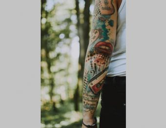 Με ποιούς τρόπους μπορώ να αφαιρέσω το τατουάζ μου;