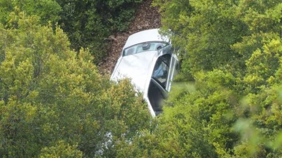 Θανατηφόρο τροχαίο για 70χρονο στον δρόμο Καρπενησίου - Αγρινίου μετά από πτώση του οχήματος σε γκρεμό