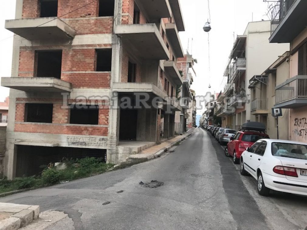 Λαμία: Δυο έφηβοι έπεσαν σε φρεάτιο οικοδομής