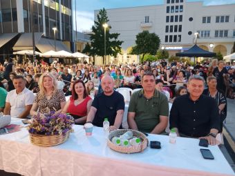 "Άρωμα Ελλάδας" και γλέντι με την Ορχήστρα "Χάλκινα Ηχοχρώματα" στη σκηνή των 58ων Καραϊσκακείων