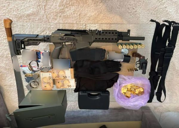 Οικογενειακή επιχείρηση η απάτη για 4 άτομα στη Λάρισα - Πάνω από 1 εκατ. ευρώ η λεία τους