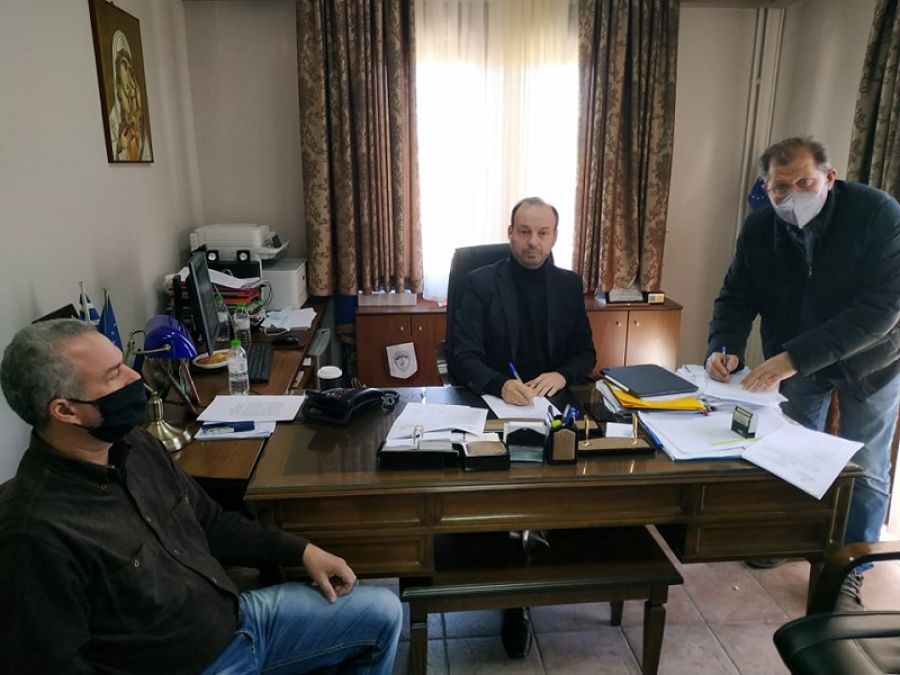 Υπεγράφη η σύμβαση για τις αποκαταστάσεις ζημιών από τον «Ιανό» στη Βατσουνιά