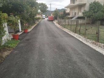 Συνεχίζονται οι εργασίες αποκατάστασης και ασφαλτόστρωσης στον οικισμό "Γ. Καραϊσκάκη" Μαυρομματίου