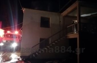 Πυρκαγιά έκαψε διώροφο παλιό σπίτι στο Στεφανόβουνο Λάρισας