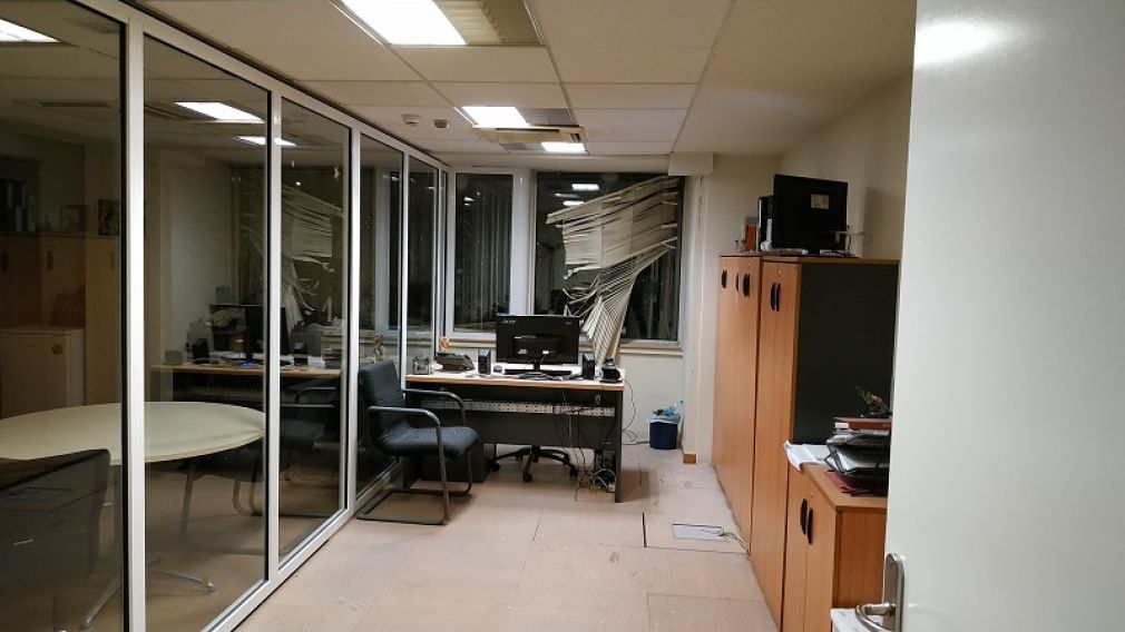 Ισχυρή έκρηξη βόμβας έξω από το κτίριο του ΣΚΑΪ (+Βίντεο)